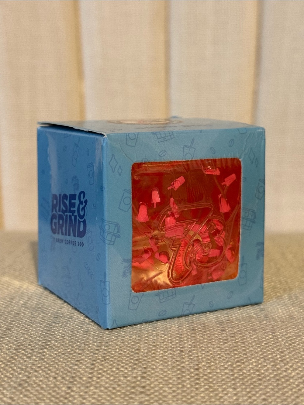NEW 7 Brew Doh 2" squishy cube PINK clear squish NIB
Rise& Grind exclusive